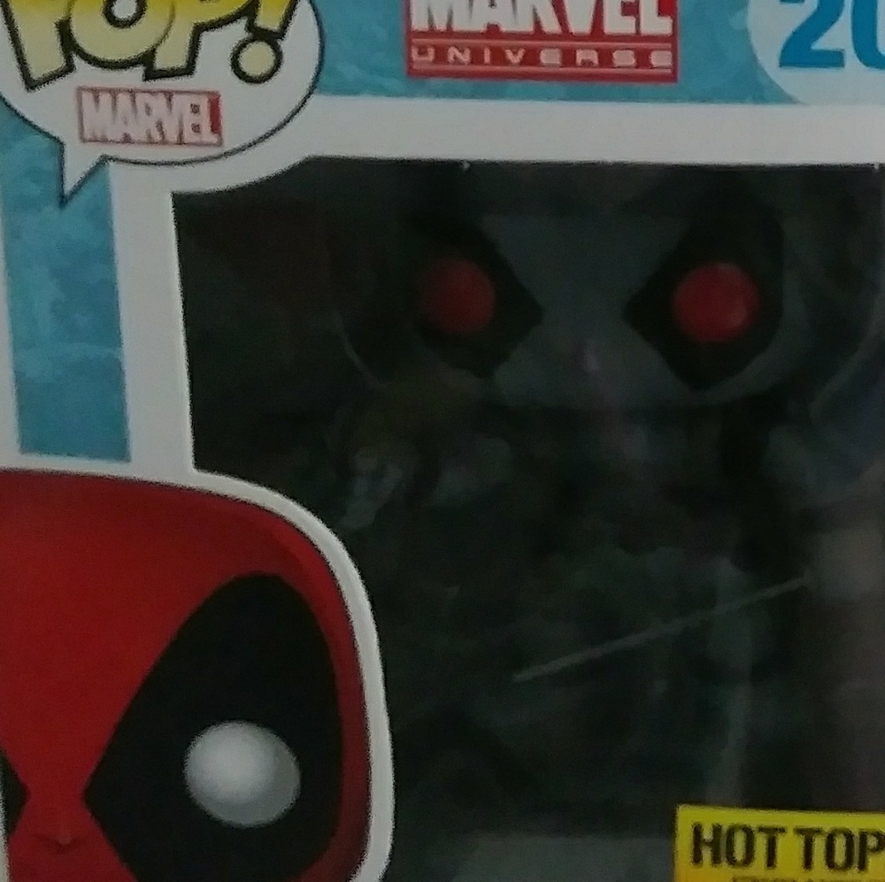 2 SUPER HERO POP VINYL FIGURES